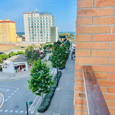 Reconnectar Malgrat De Mar Colom I Apartment Exterior photo